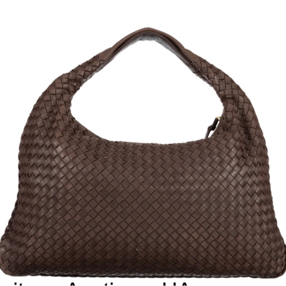 BOTTEGA VENETA. Intrecciato woven Nappa Leather. Hobo bag.